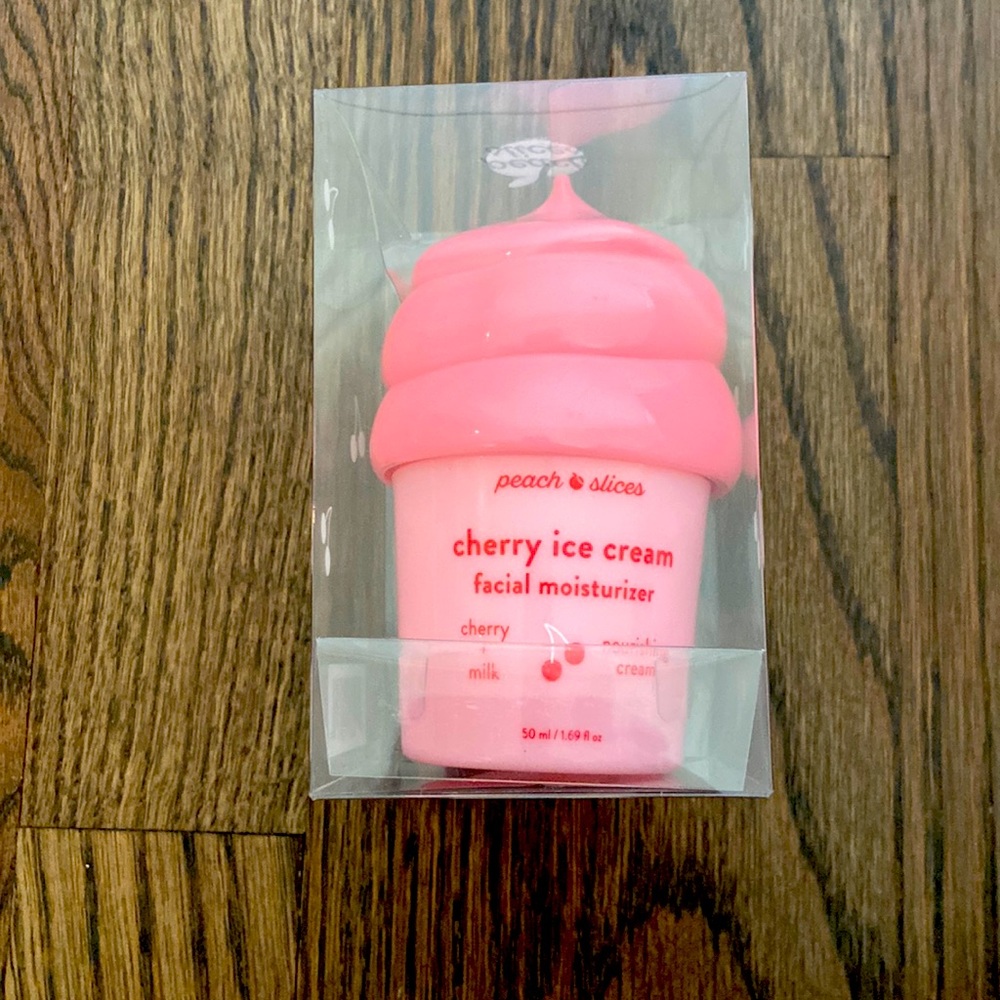 NIB Peach slices cherry ice cream moisturizer